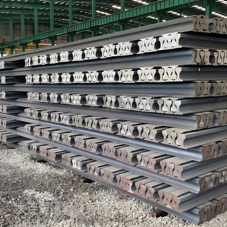 Large Container Crane QU120 GB Rails Large Container Crane QU120 GB Rails